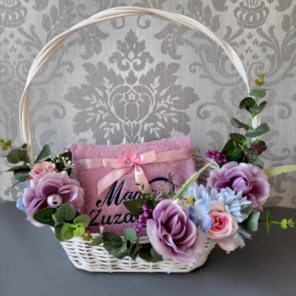 kosz prezentowy z okazji Dnia Matki haftyok.pl